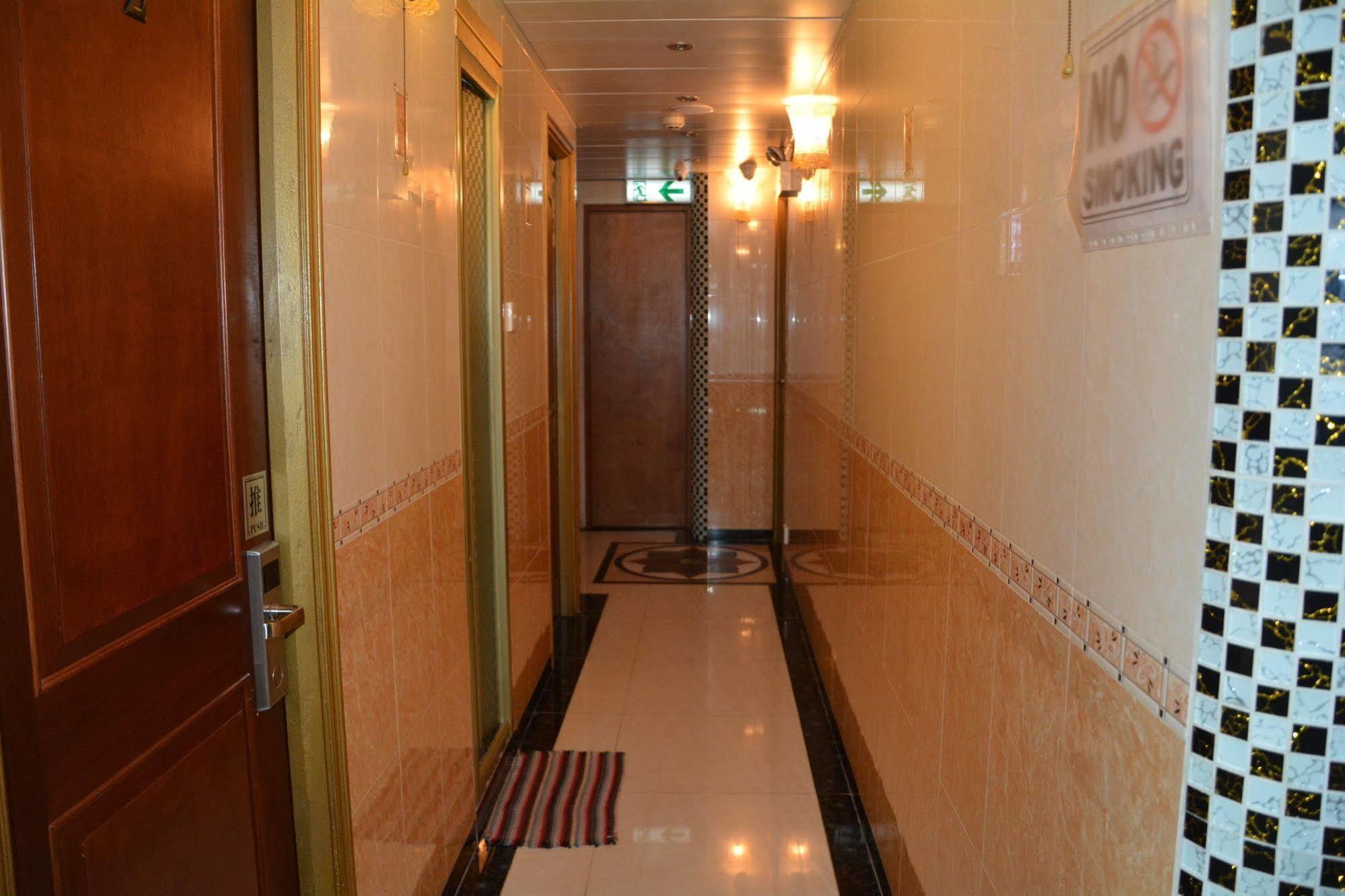 הונג קונג Everest Base Camp Hostel מראה חיצוני תמונה